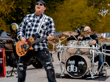 Shannon Book Backiground for talking with heroes